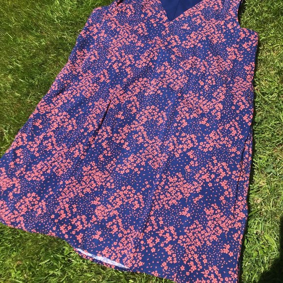 Summer sleeveless lined dress - Picture 1 of 3